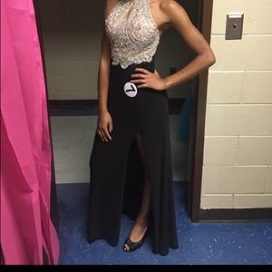 Elagent long dress with leg split